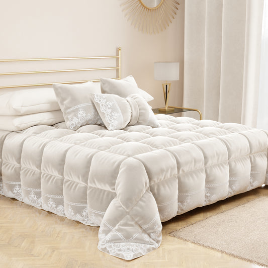 Cuscini Arredo in Velluto e Balza con Pizzo Rebrodè 2pz, Cuscini divano Bianco Latte By Sissy