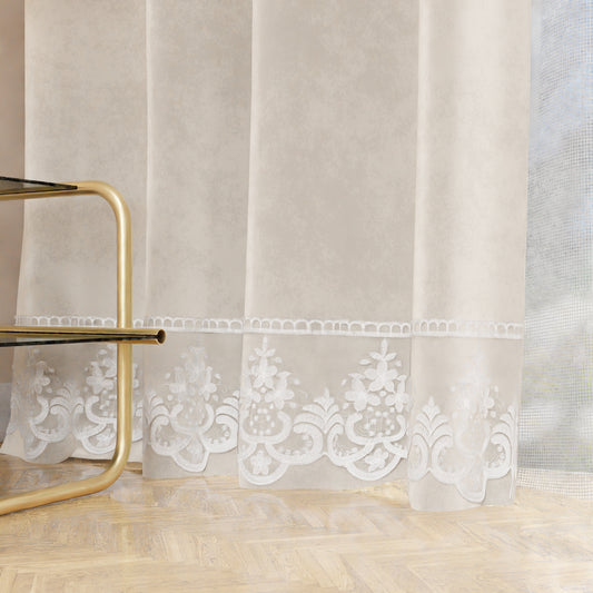 Rideau panneau en velours pour intérieur avec anneaux et dentelle rebrodée, 140x280 cm, Blanc Lait par Sissy