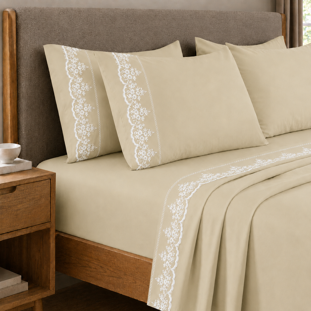 Lenzuola Matrimoniali in Puro Cotone Percalle con Balza in Pizzo Rebrode Beige