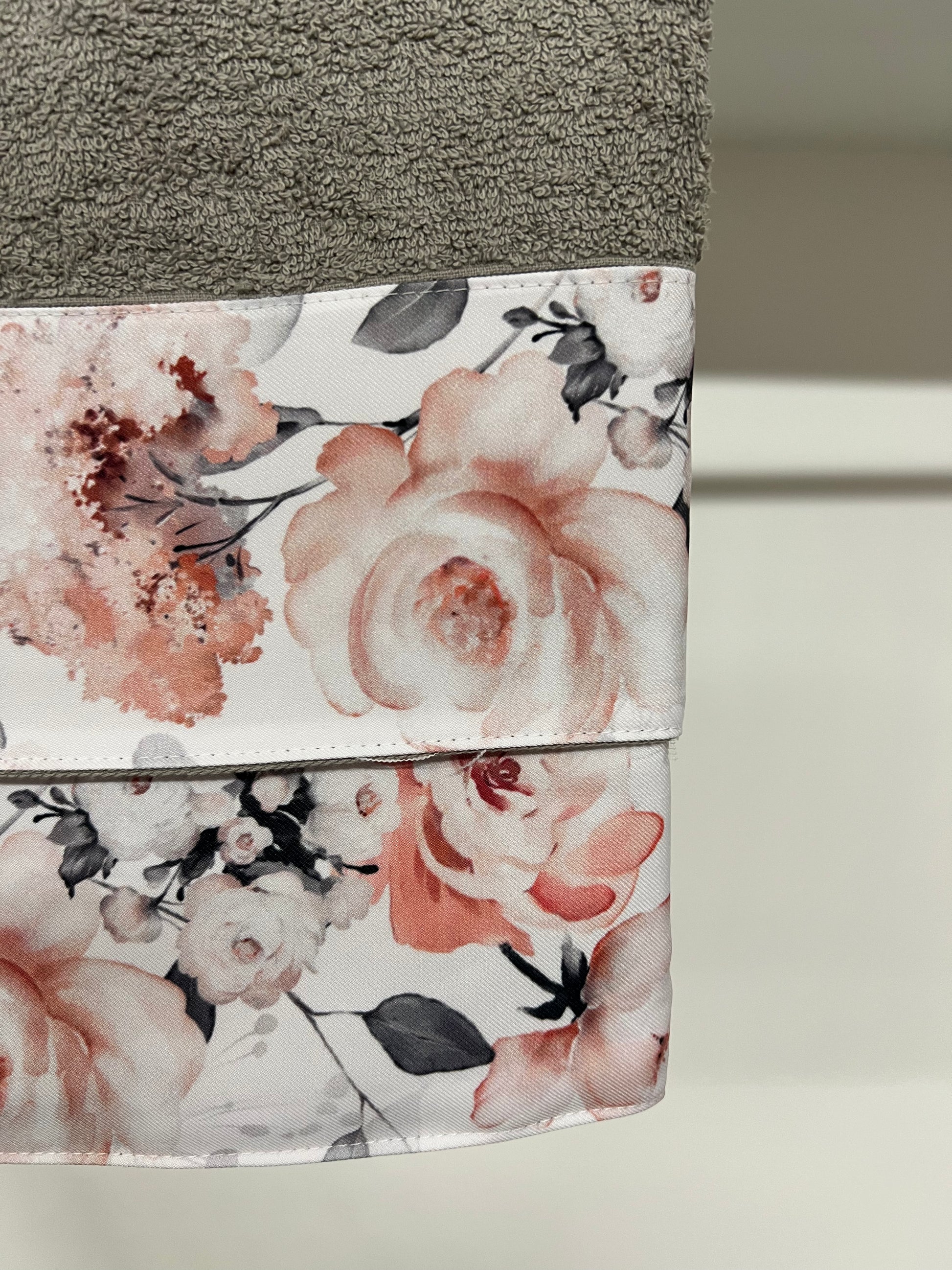 Set Asciugamani Bagno Con Stampa Gatti E Cuori - Cotone 100%, 420 G/mq, Viso E Ospite, Idea Regalo - Foto 7