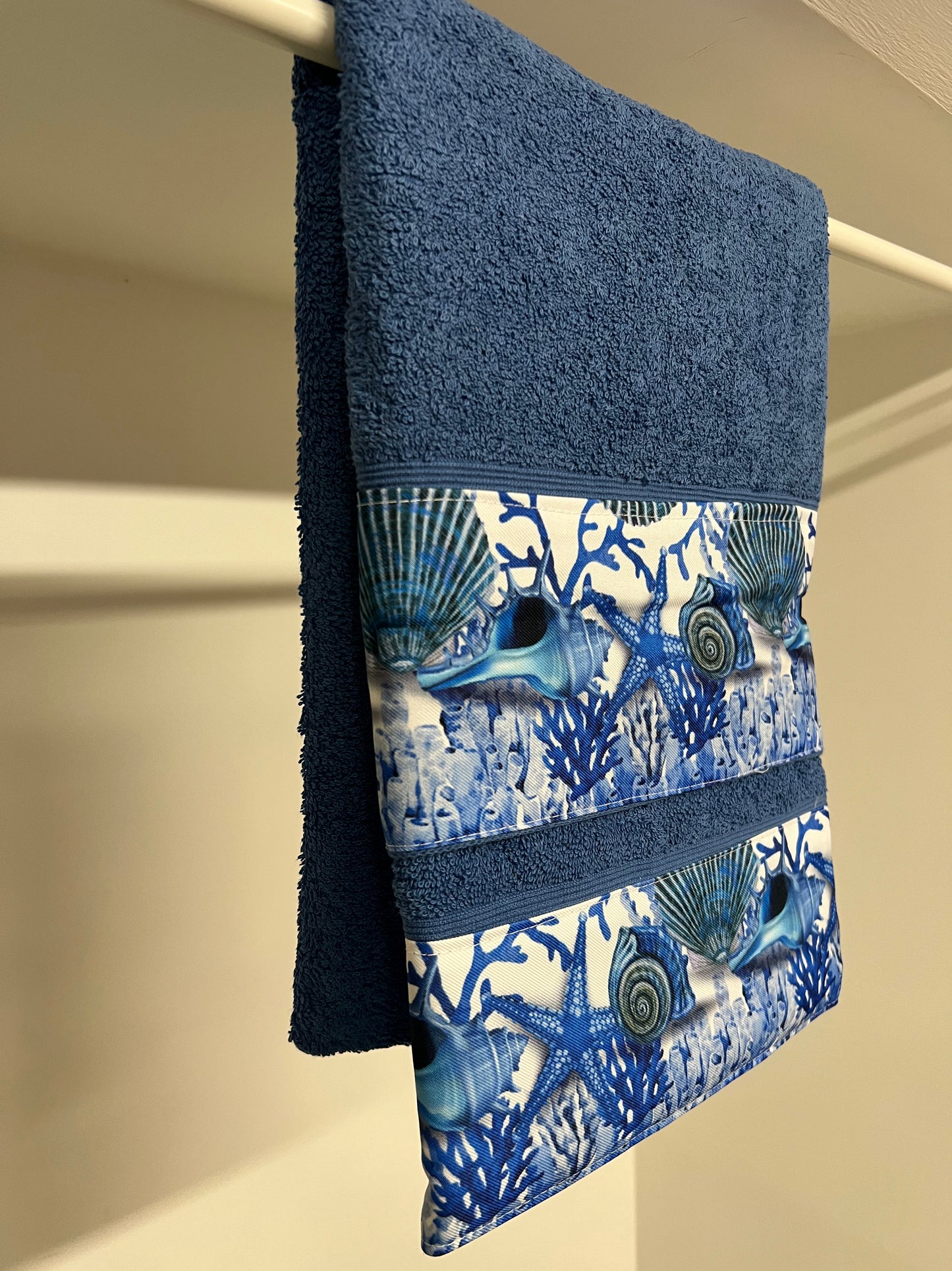 1+1 Bath Towel with Blue Digital Print Ruffle