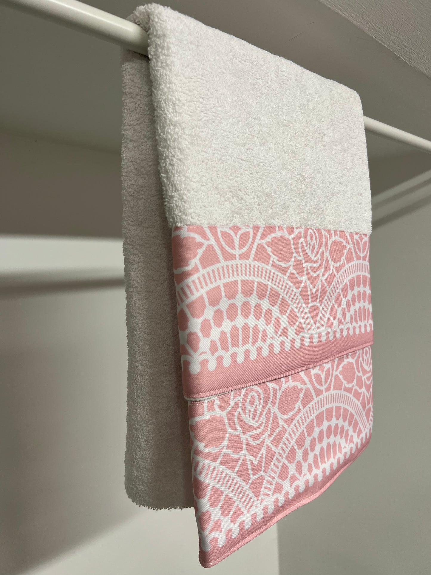 Asciugamano Bagno 1+1 con Balza in Stampa Digitale Pizzo